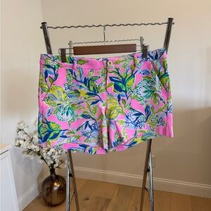 Lilly Pulitzer knit Callahan shorts in Squeeze the Day. Size 12